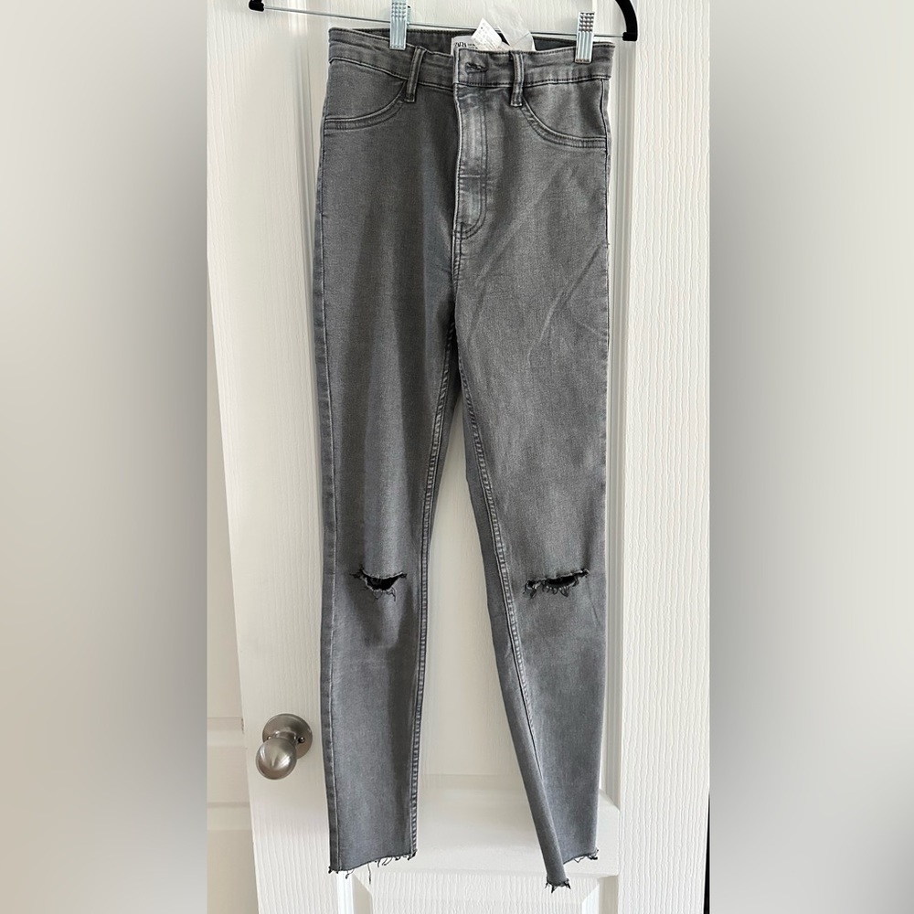 Zara skinny jeans with knee rip